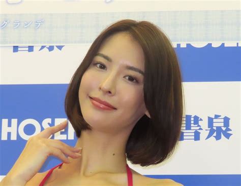 肉感 美|奈月セナ「写真集」8位 洗練された肉感的な美ボディを“過去最。